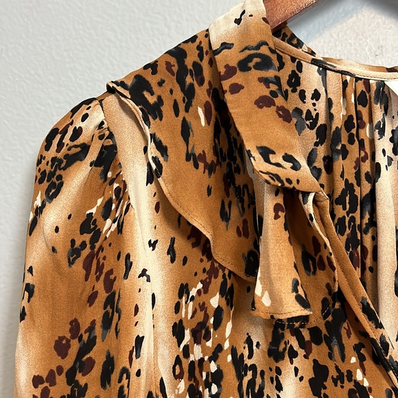 Parker 100% Silk Animal Print Blouse bag sleeve ruffle neck Size medium - Picture 9 of 16